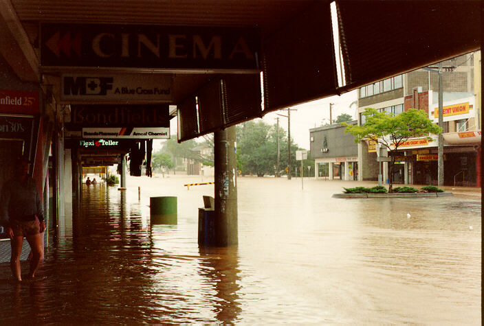 flashflooding flood_pictures : Lismore, NSW   11 May 1987