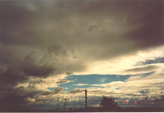 altocumulus lenticularis : Schofields, NSW   17 June 1990