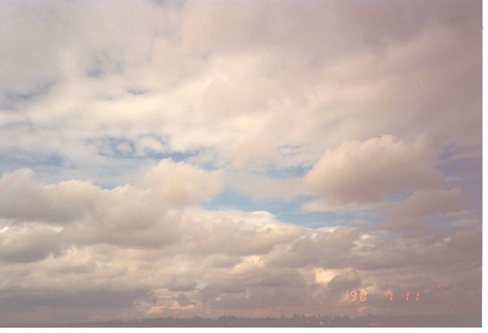 stratocumulus stratocumulus_cloud : Schofields, NSW   11 July 1990