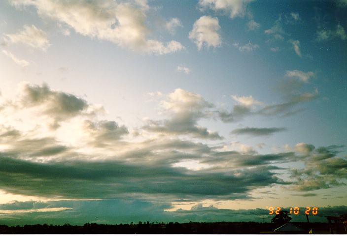 stratocumulus stratocumulus_cloud : Schofields, NSW   20 October 1992