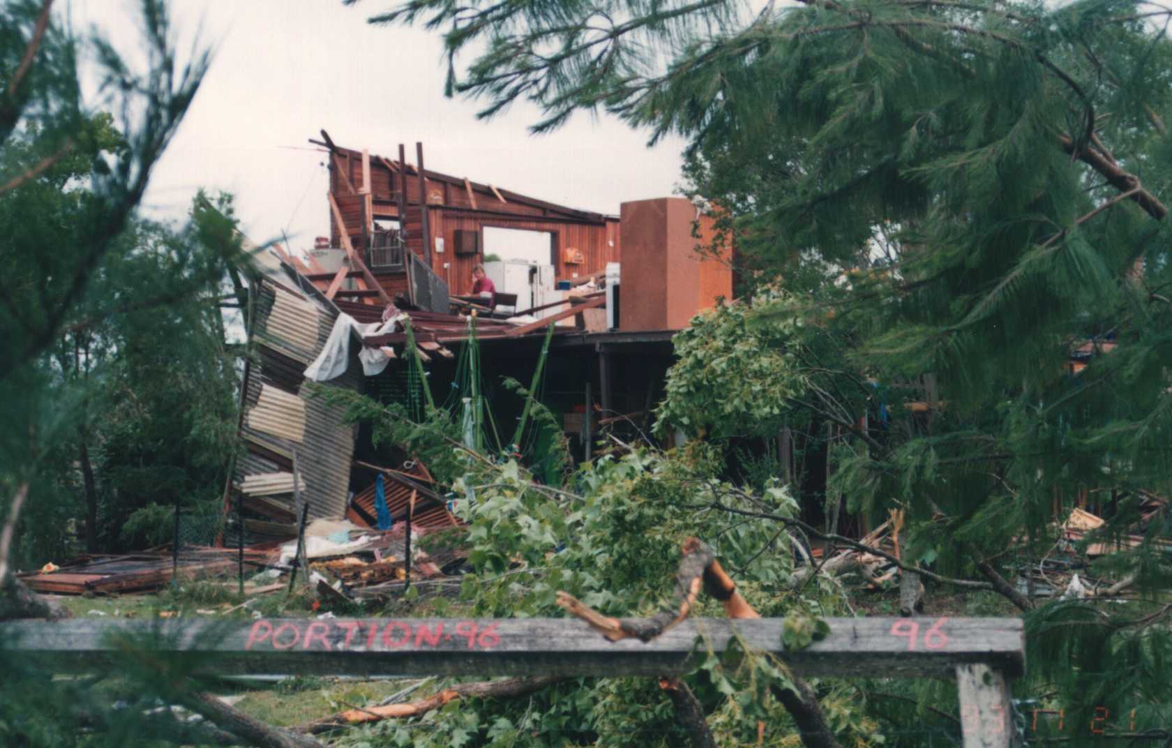 disasters storm_damage : Tucabia, NSW   20 November 1993