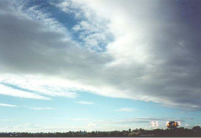 stratocumulus lenticularis : Schofields, NSW   17 June 1995