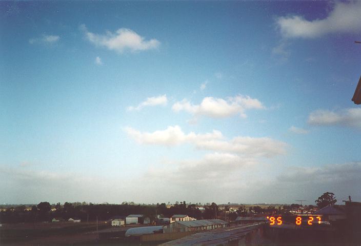 stratus stratus_cloud : Schofields, NSW   27 August 1995