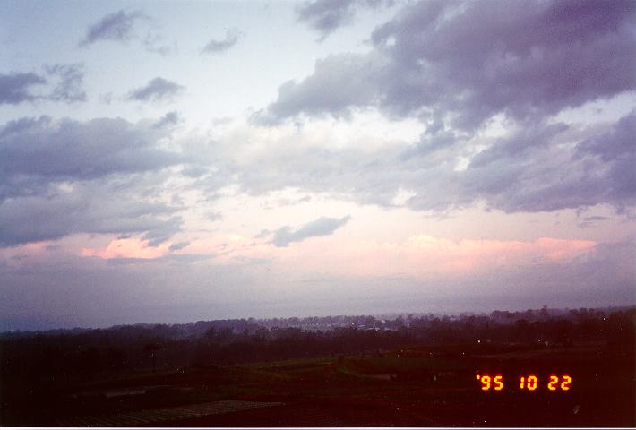 thunderstorm cumulonimbus_calvus : Schofields, NSW   22 October 1995