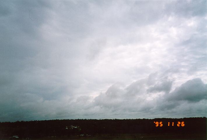 stratocumulus stratocumulus_cloud : Schofields, NSW   26 November 1995