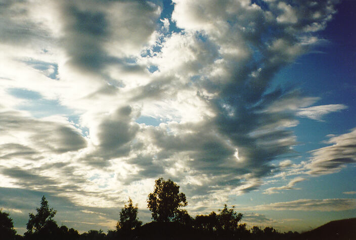 stratocumulus lenticularis : Oakhurst, NSW   16 August 1996