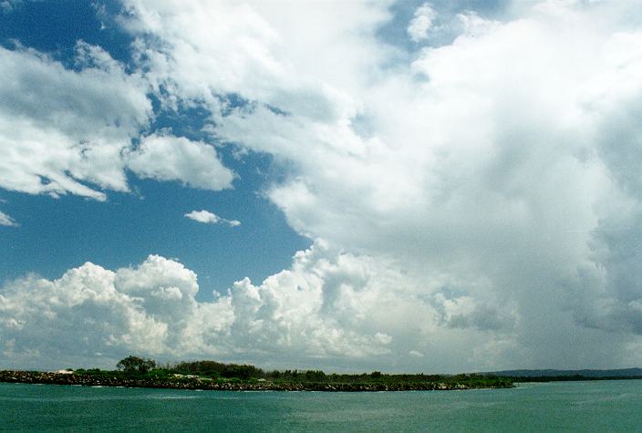 thunderstorm cumulonimbus_incus : Ballina, NSW   31 December 1996