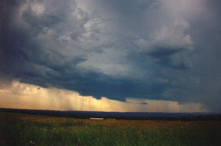 cumulonimbus thunderstorm_base : Luddenham, NSW   13 March 1999