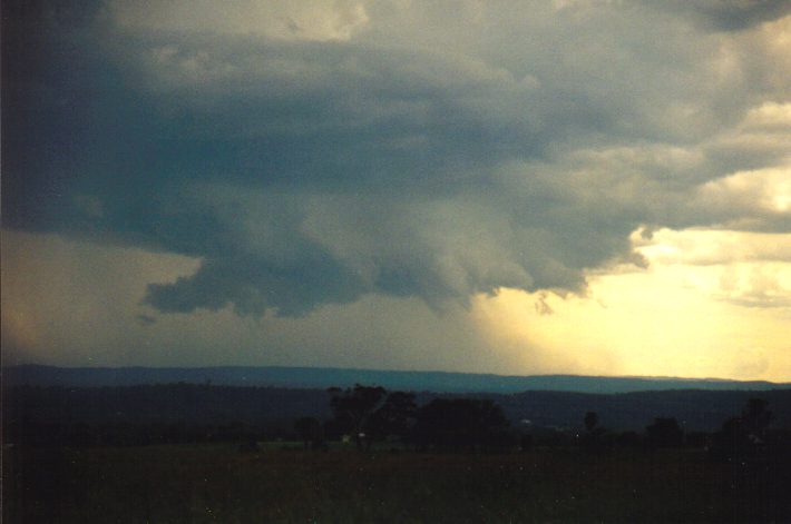 cumulonimbus thunderstorm_base : Luddenham, NSW   13 March 1999