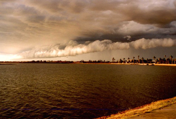 contributions received : Carnarvon, WA<BR>Photo by Chris Giles   22 March 1999