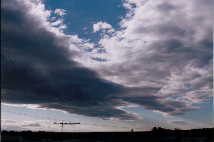 altocumulus lenticularis : Schofields, NSW   18 July 1999