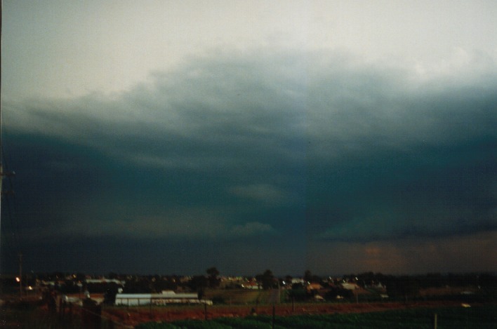 cumulonimbus thunderstorm_base : Schofields, NSW   22 September 1999