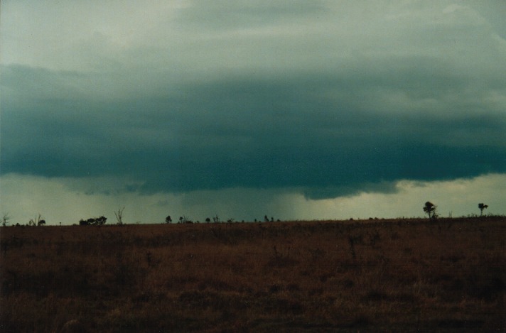 cumulonimbus thunderstorm_base : Bendemeer, NSW   26 September 1999