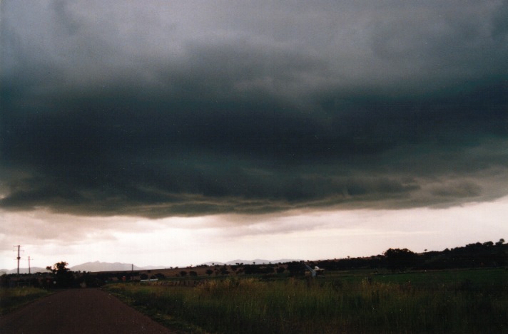 cumulonimbus thunderstorm_base : Tamworth, NSW   26 September 1999