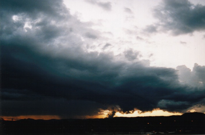 cumulonimbus thunderstorm_base : Morisset, NSW   24 October 1999