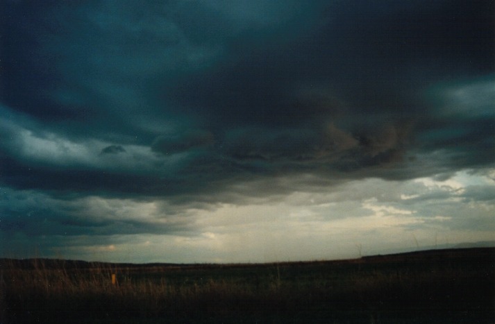 cumulonimbus thunderstorm_base : Spring Ridge, NSW   1 April 2000