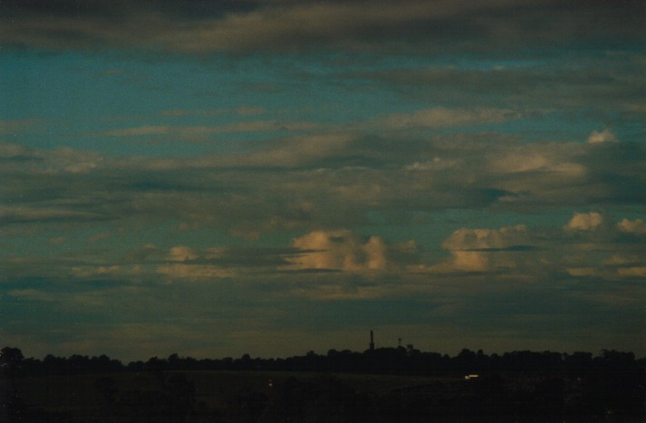 altocumulus lenticularis : Schofields, NSW   15 April 2000