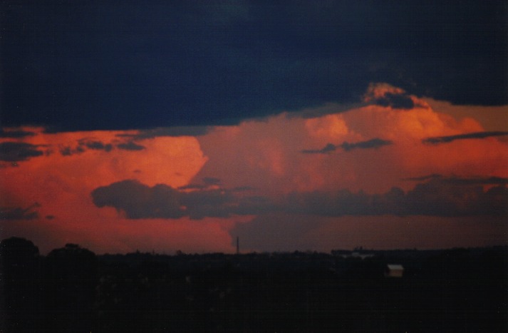 thunderstorm cumulonimbus_incus : Schofields, NSW   21 April 2000