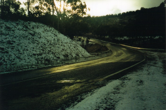 contributions received : Blue Mountains, NSW<BR>Photo by Lindsay Pearce   28 May 2000