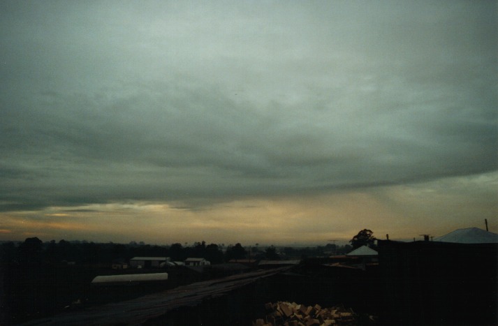 nimbostratus nimbostratus_cloud : Schofields, NSW   20 June 2000