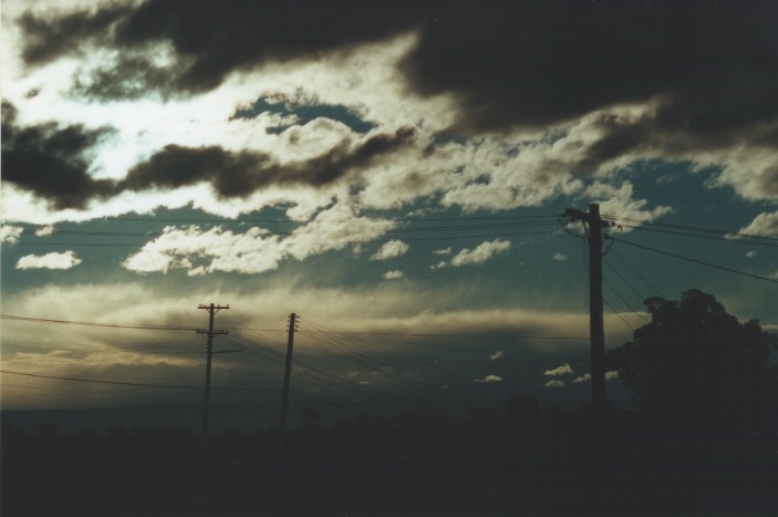 stratocumulus stratocumulus_cloud : Schofields, NSW   19 July 2000