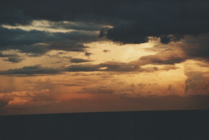 thunderstorm cumulonimbus_incus : North Head, NSW   28 August 2000