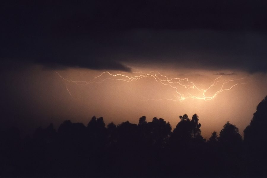 lightning lightning_bolts : McLeans Ridges, NSW   26 September 2000