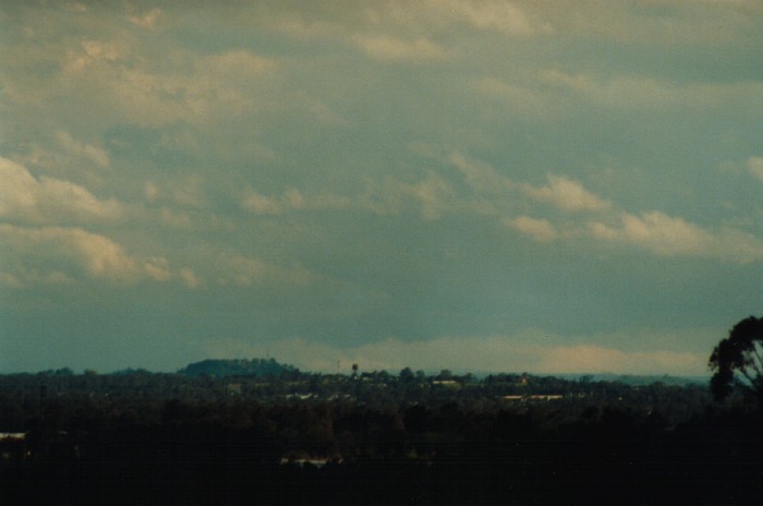 wallcloud thunderstorm_wall_cloud : Kemps Creek, NSW   19 October 2000