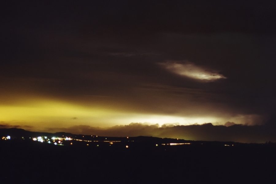 lightning lightning_bolts : McLeans Ridges, NSW   25 October 2000