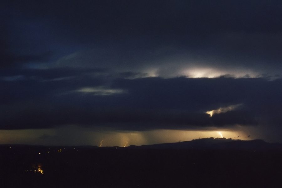 lightning lightning_bolts : McLeans Ridges, NSW   26 October 2000