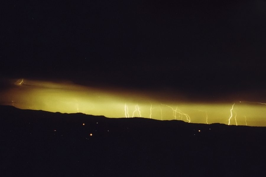 lightning lightning_bolts : McLeans Ridges, NSW   26 October 2000