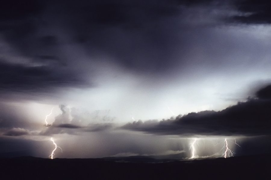 lightning lightning_bolts : McLeans Ridges, NSW   27 October 2000