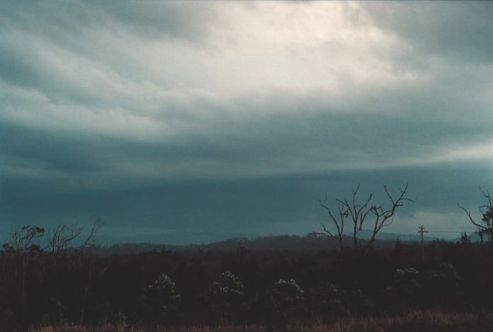 wallcloud thunderstorm_wall_cloud : Corindi Beach, NSW   5 November 2000