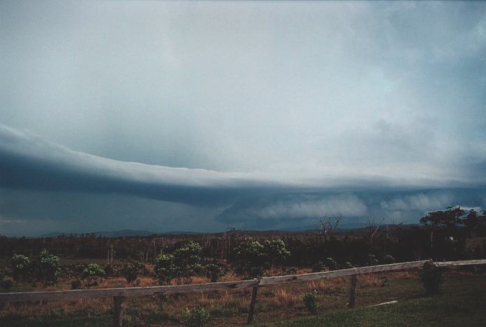 wallcloud thunderstorm_wall_cloud : Corindi Beach, NSW   5 November 2000