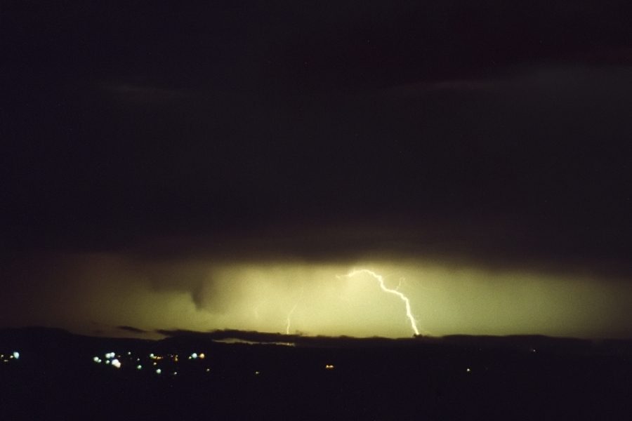 lightning lightning_bolts : McLeans Ridges, NSW   5 November 2000