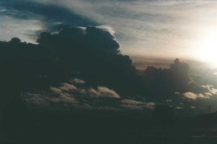 thunderstorm cumulonimbus_incus : Byrock, NSW   18 November 2000