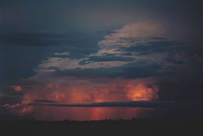 thunderstorm cumulonimbus_incus : 10km S of Cunumulla, Qld   19 November 2000