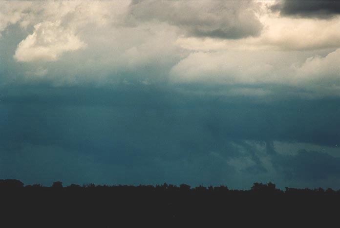 raincascade precipitation_cascade : 95km N of Miles, Qld   21 November 2000