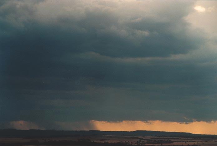 raincascade precipitation_cascade : S of Millmerran, Qld   27 November 2000