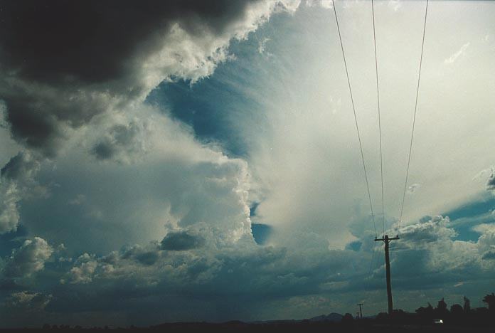 thunderstorm cumulonimbus_incus : W of Gunnedah, NSW   28 November 2000