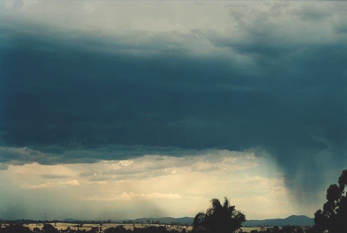 cumulonimbus thunderstorm_base : NW of Singleton, NSW   30 November 2000