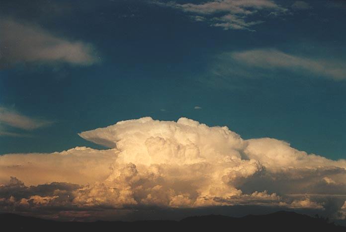 thunderstorm cumulonimbus_incus : NW of Singleton, NSW   30 November 2000