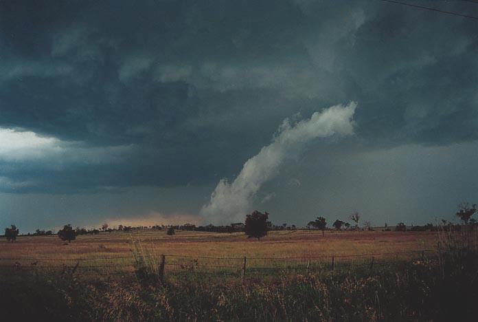 cumulonimbus thunderstorm_base : S of Muswellbrook, NSW   6 December 2000