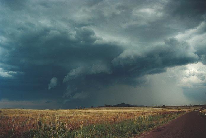 microburst micro_burst : S of Muswellbrook, NSW   6 December 2000