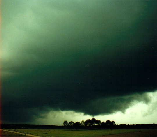 shelfcloud shelf_cloud : Wollongbar, NSW   8 December 2000