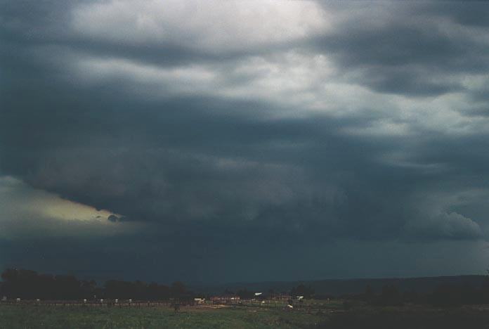 shelfcloud shelf_cloud : Agnes Banks, NSW   18 December 2000