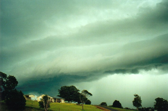 shelfcloud shelf_cloud : McLeans Ridges, NSW   27 December 2000