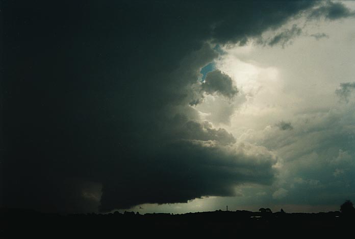 cumulonimbus supercell_thunderstorm : E of Oberon, NSW   7 January 2001