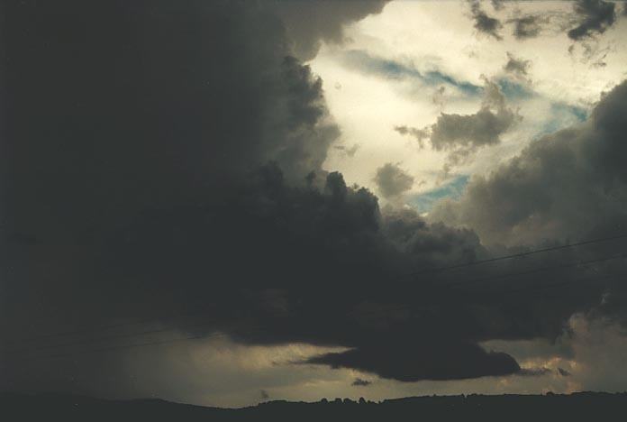 cumulonimbus thunderstorm_base : S of Oberon, NSW   7 January 2001