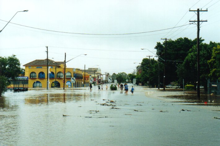 flashflooding flood_pictures : Lismore, NSW   2 February 2001